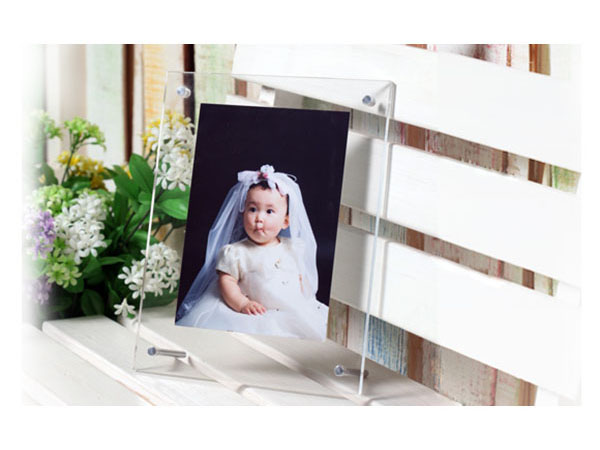 Acrylic photo frame